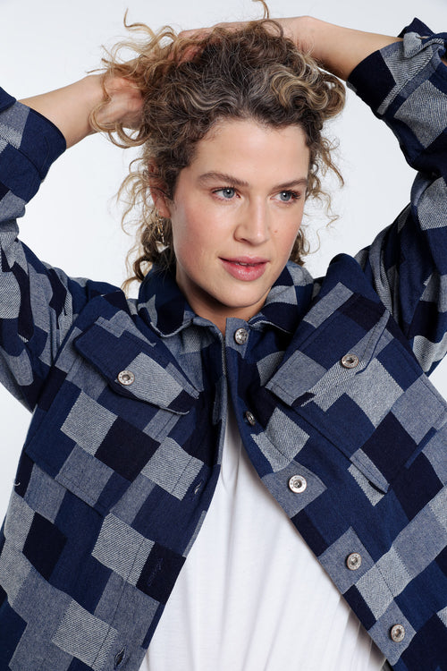 Jeansjacke mit Patch-Design-Paprika-4