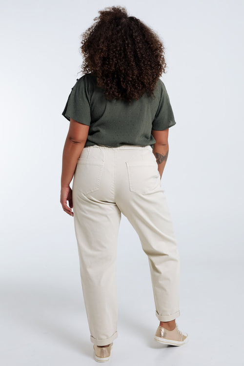 Beige / 46-Paprika-1