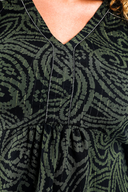 Kurzes Kleid mit folkloristischem Muster-Paprika-3