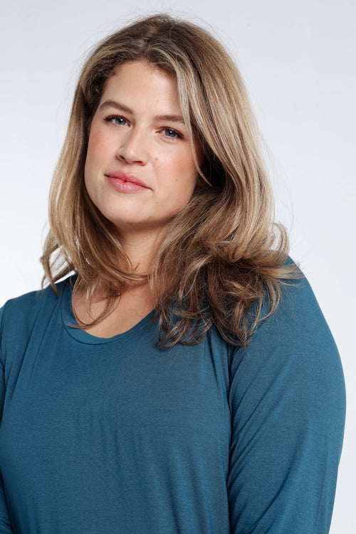 Einfaches, einfarbiges Viskose-T-Shirt-Paprika-3