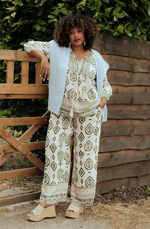 Khaki / 46-Paprika-1