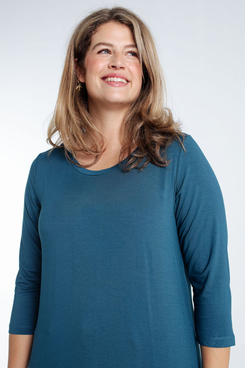 Einfaches, einfarbiges Viskose-T-Shirt-Paprika-5