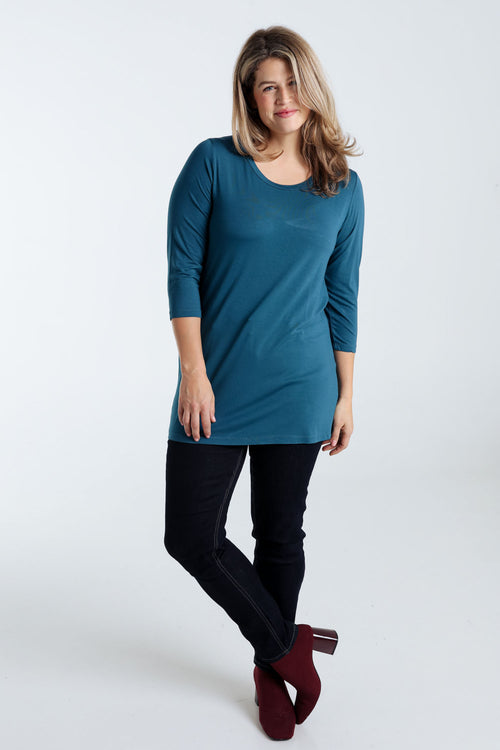 Einfaches, einfarbiges Viskose-T-Shirt-Paprika-9