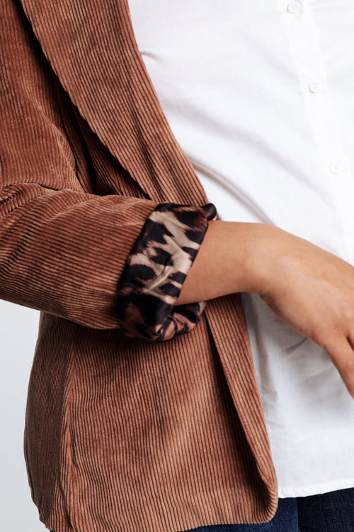 Kurzer, unifarbener Blazer aus Samt mit Animal-Print-Futter-Paprika-4
