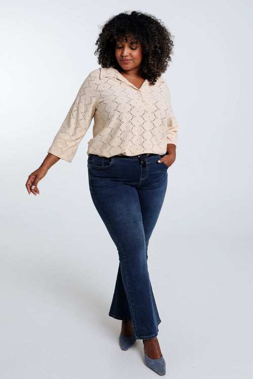 Unifarbenes T-Shirt mit durchbrochenen Blumen-Paprika-8