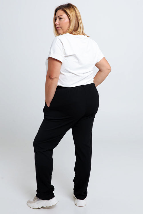 Schwarz / 46-Paprika-1