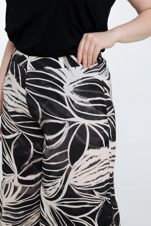 Weit geschnittene Viskosehose mit gezeichnetem Blumenmuster-Paprika-3