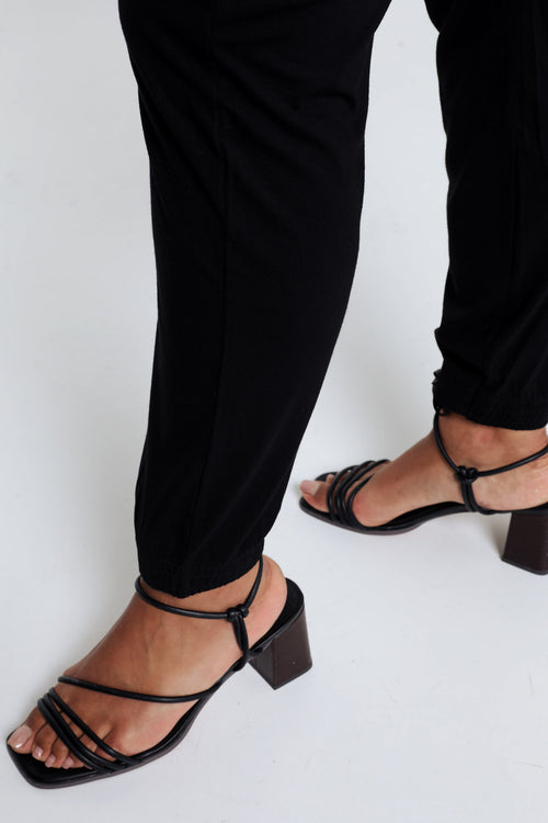 Unifarbene Viskosehose mit engem, niedrigem Knopf-Paprika-4