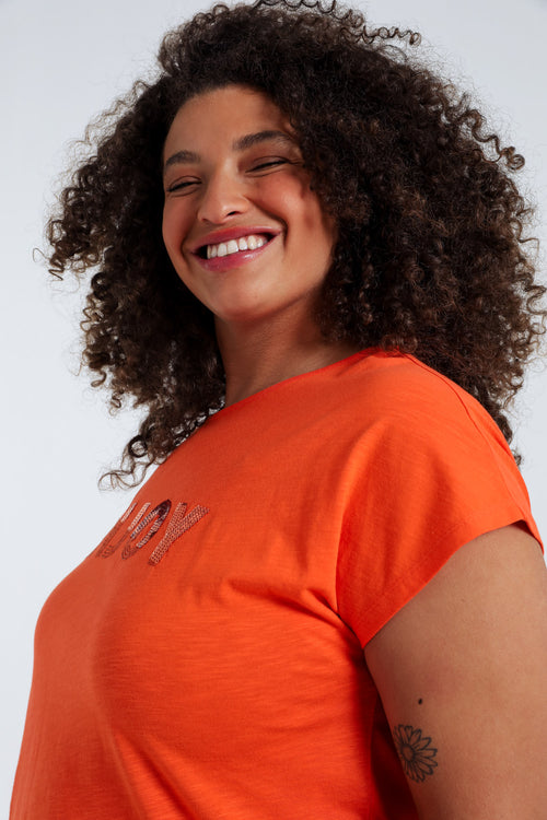 Einfarbiges T-Shirt mit Enjoy-Stickerei und Pailletten-Paprika-6