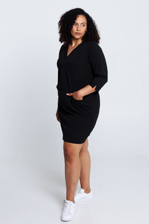 Kurzes unifarbiges Kleid aus Crêpe mit Taschen-Paprika-10