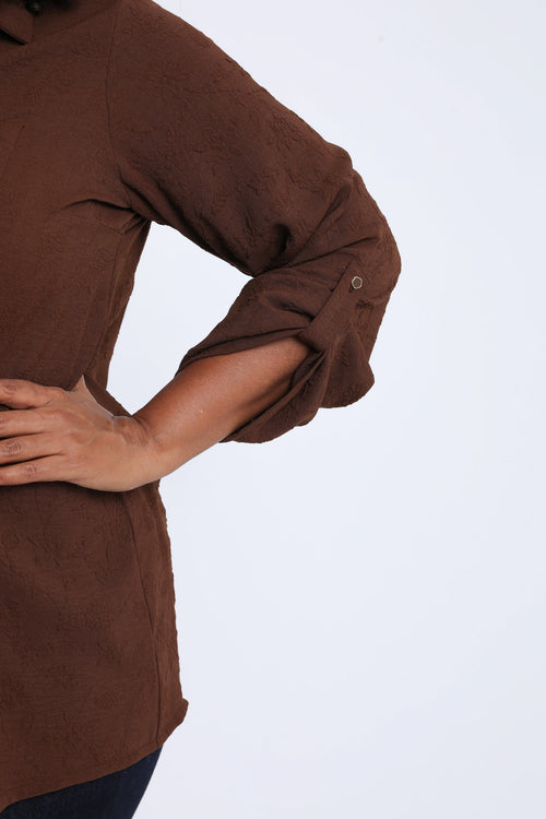 Einfarbiges Hemd mit erhabenem Blumenmuster-Paprika-4