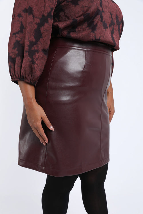 Kurzer einfarbiger Rock aus Kunstleder-Paprika-5