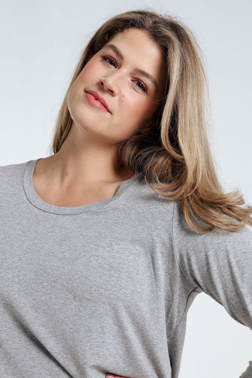 Einfaches, einfarbiges Viskose-T-Shirt-Paprika-3