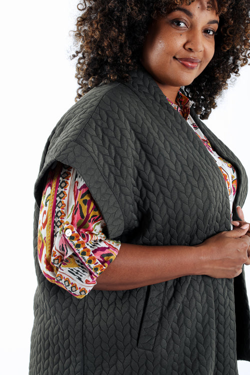 Ärmellose einfarbige Jacke mit geflochtenem Detail-Paprika-5