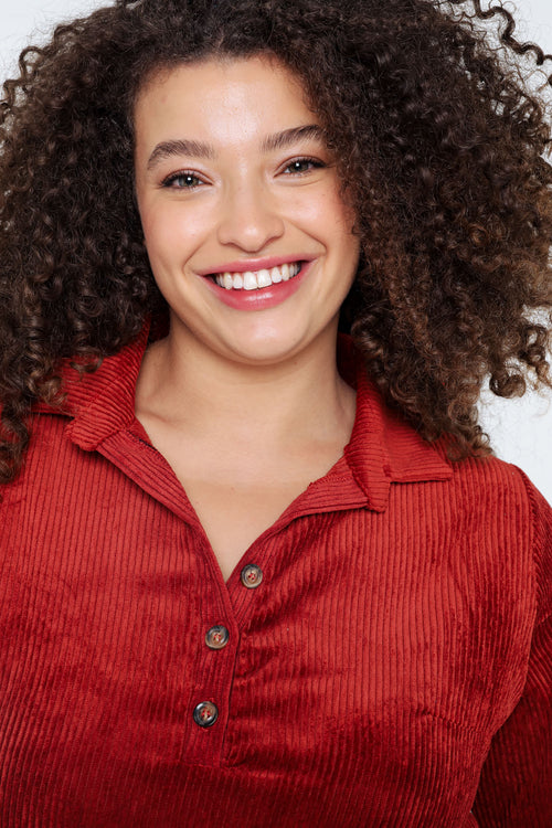 Kurzes, unifarbenes Cordkleid mit aufgestickten Taschen-Paprika-4