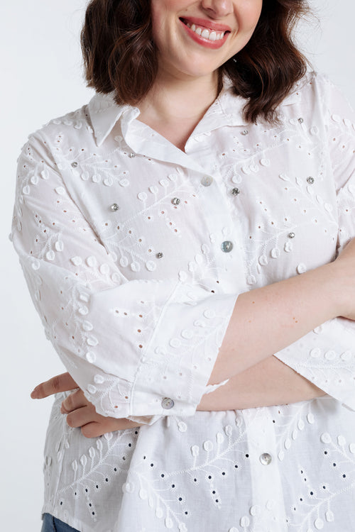 Unifarbenes Hemd mit Blattmuster in Relief und Strass-Paprika-6