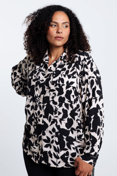 Schwarz / 46-Paprika-1