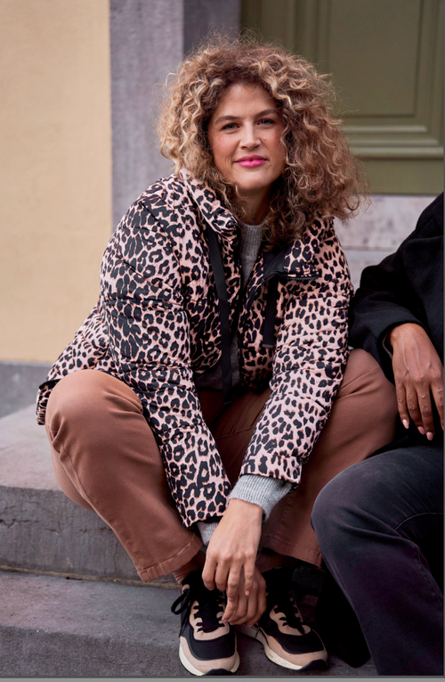 Beige / 46-Paprika-1