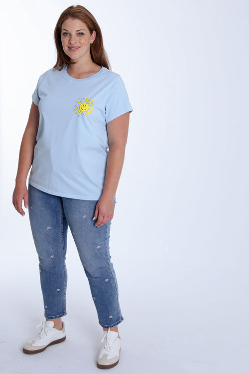 Ein einfarbiges Baumwoll-T-Shirt mit Sonnenprint-Paprika-9