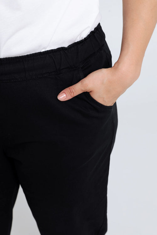 Schwarz / 46-Paprika-1