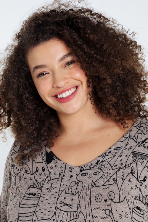 Langer Pullover mit Katzenmuster-Paprika-4