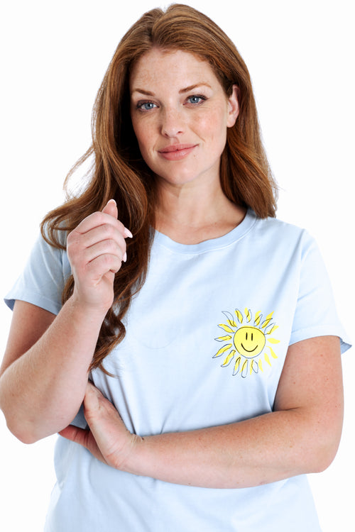 Ein einfarbiges Baumwoll-T-Shirt mit Sonnenprint-Paprika-6