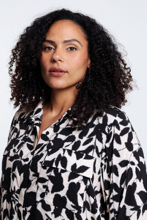 Schwarz / 46-Paprika-1