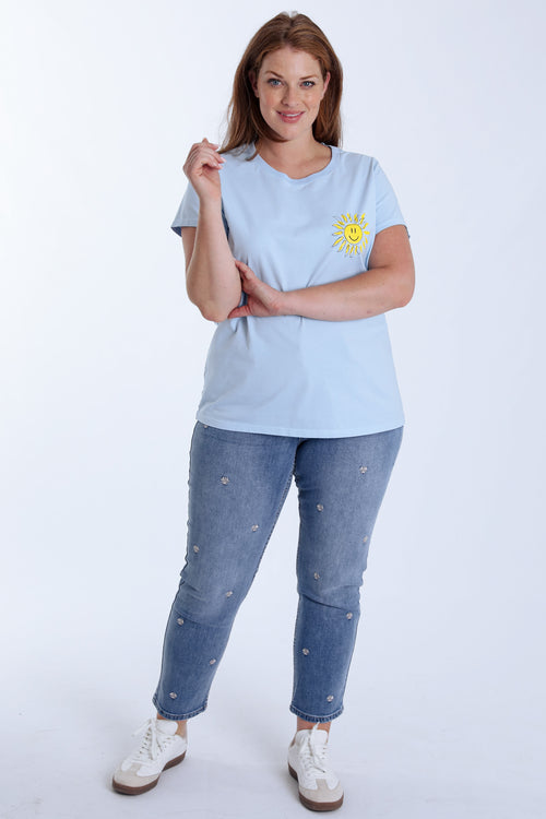 Ein einfarbiges Baumwoll-T-Shirt mit Sonnenprint-Paprika-8