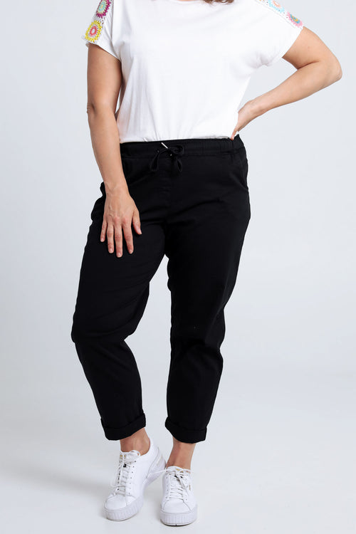 Schwarz / 46-Paprika-1