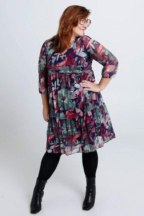 Kurzes Tunikakleid aus knitterigem Fischnetz mit Blumendruck und Lurex-Paprika-7