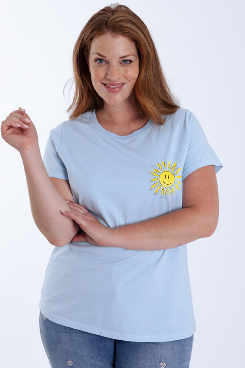 Ein einfarbiges Baumwoll-T-Shirt mit Sonnenprint-Paprika-2
