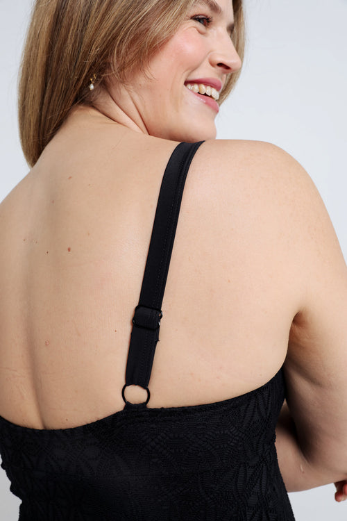 Kurzes Strandkleid aus Spitze mit eingearbeitetem Bikinihöschen-Paprika-5