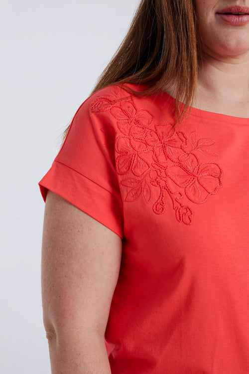 Einfarbiges Baumwoll-T-Shirt mit bestickten Blumen-Paprika-5